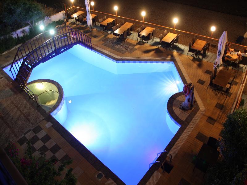 Pebble Beach Hotel Пломарион Экстерьер фото