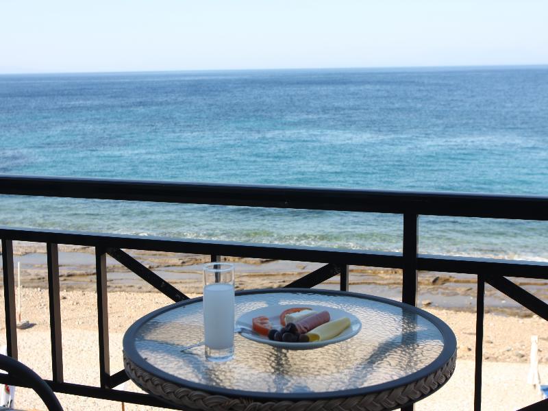 Pebble Beach Hotel Пломарион Экстерьер фото