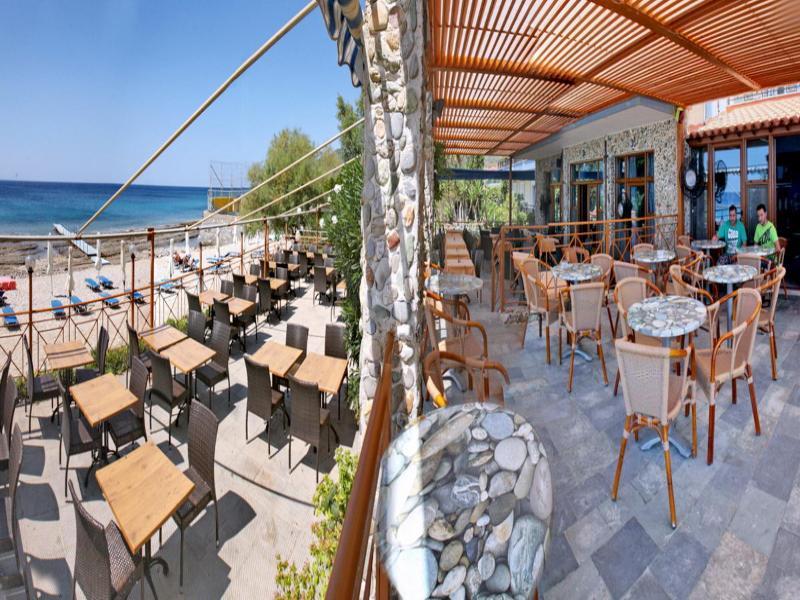 Pebble Beach Hotel Пломарион Экстерьер фото