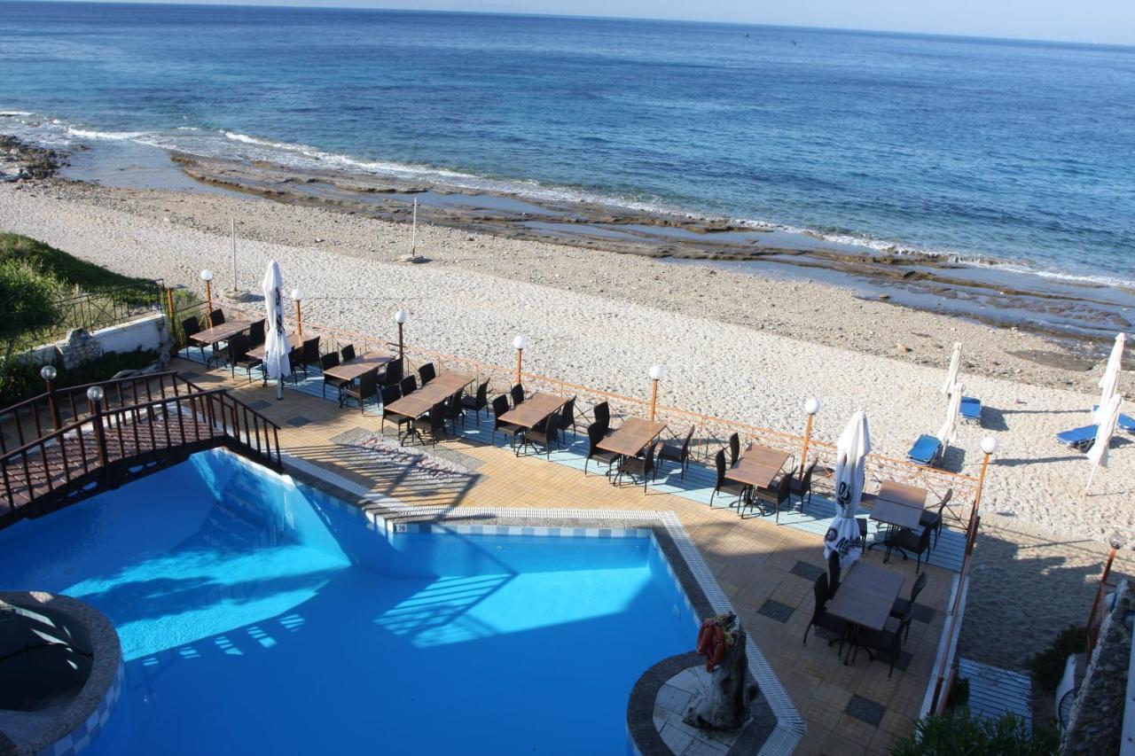 Pebble Beach Hotel Пломарион Экстерьер фото