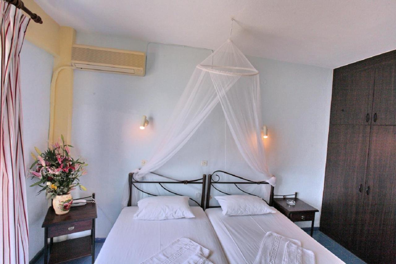Pebble Beach Hotel Пломарион Экстерьер фото