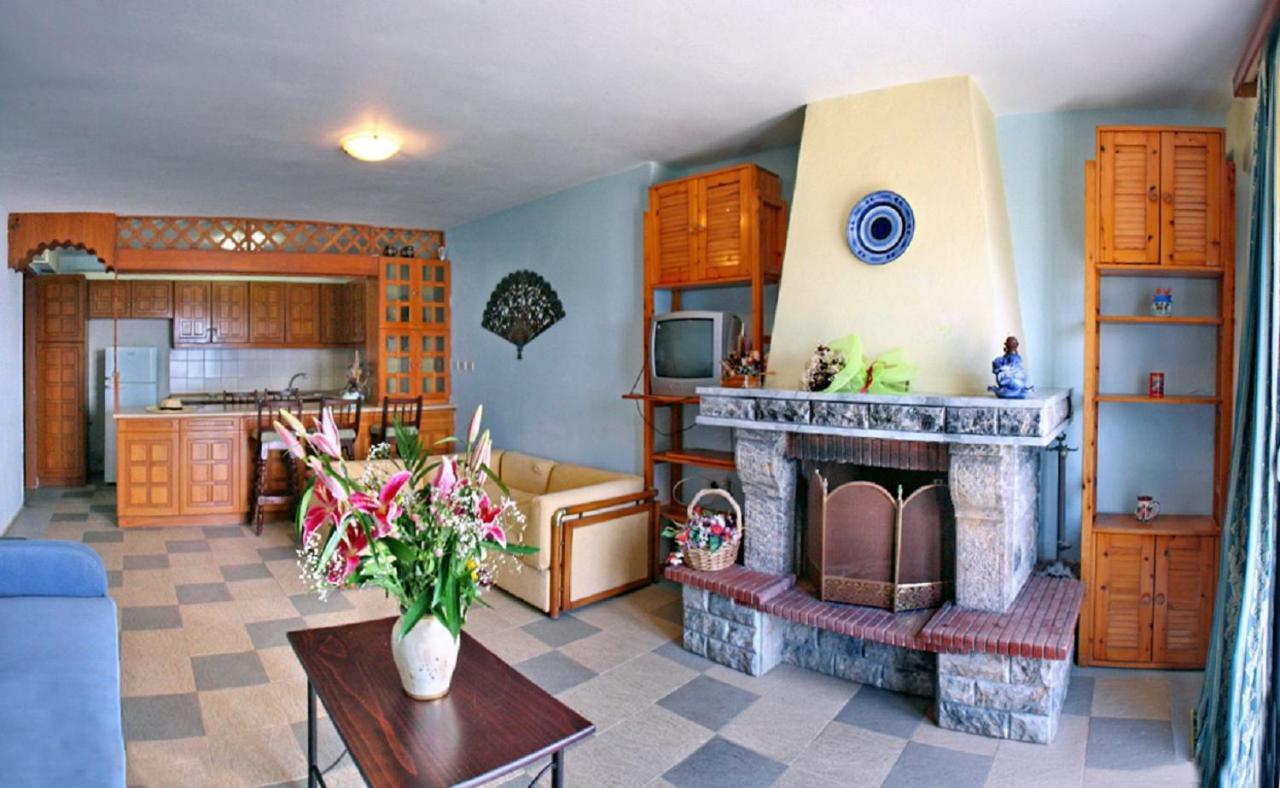 Pebble Beach Hotel Пломарион Экстерьер фото