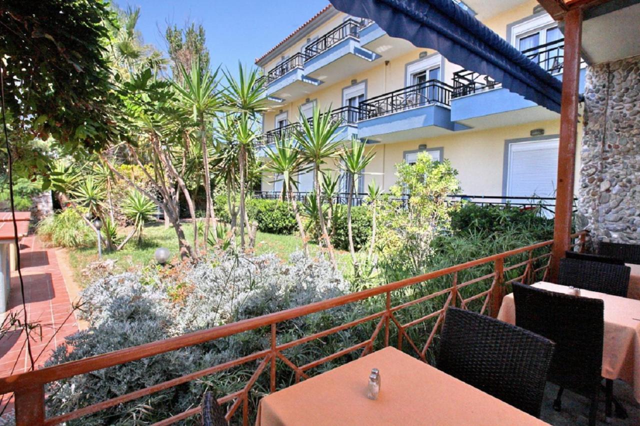 Pebble Beach Hotel Пломарион Экстерьер фото