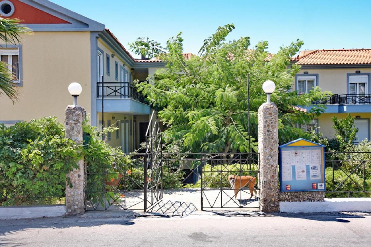 Pebble Beach Hotel Пломарион Экстерьер фото
