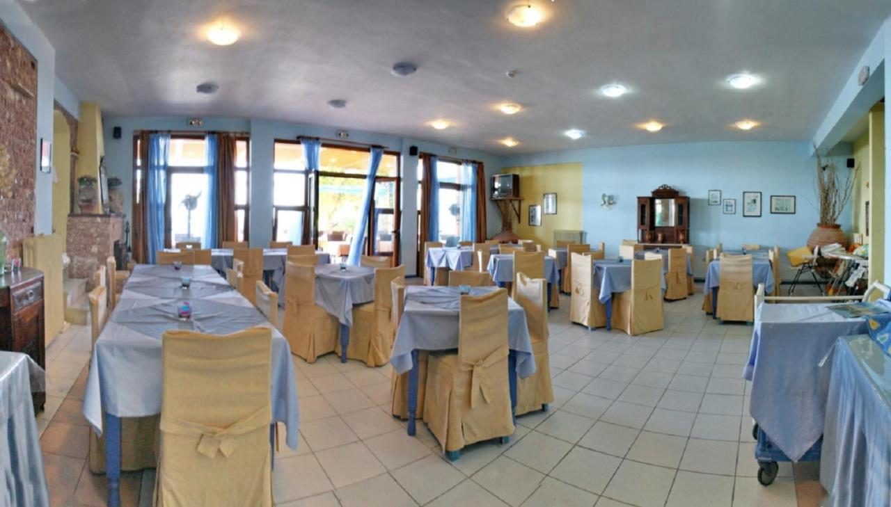 Pebble Beach Hotel Пломарион Экстерьер фото