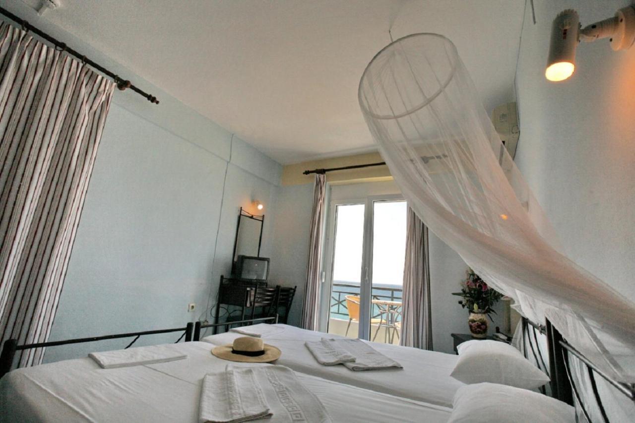 Pebble Beach Hotel Пломарион Экстерьер фото