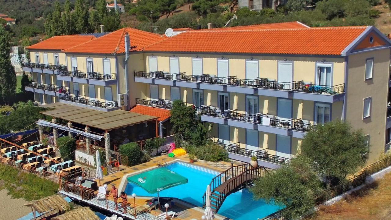 Pebble Beach Hotel Пломарион Экстерьер фото